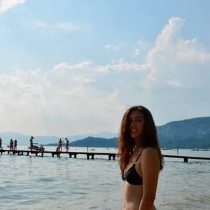 Meet your Posher, Alexandra